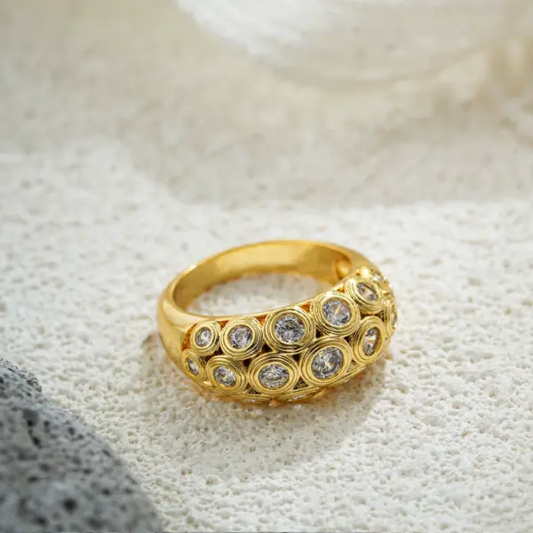 Glistening 18K Gold & Cubic Zirconia Statement Ring - Image 4